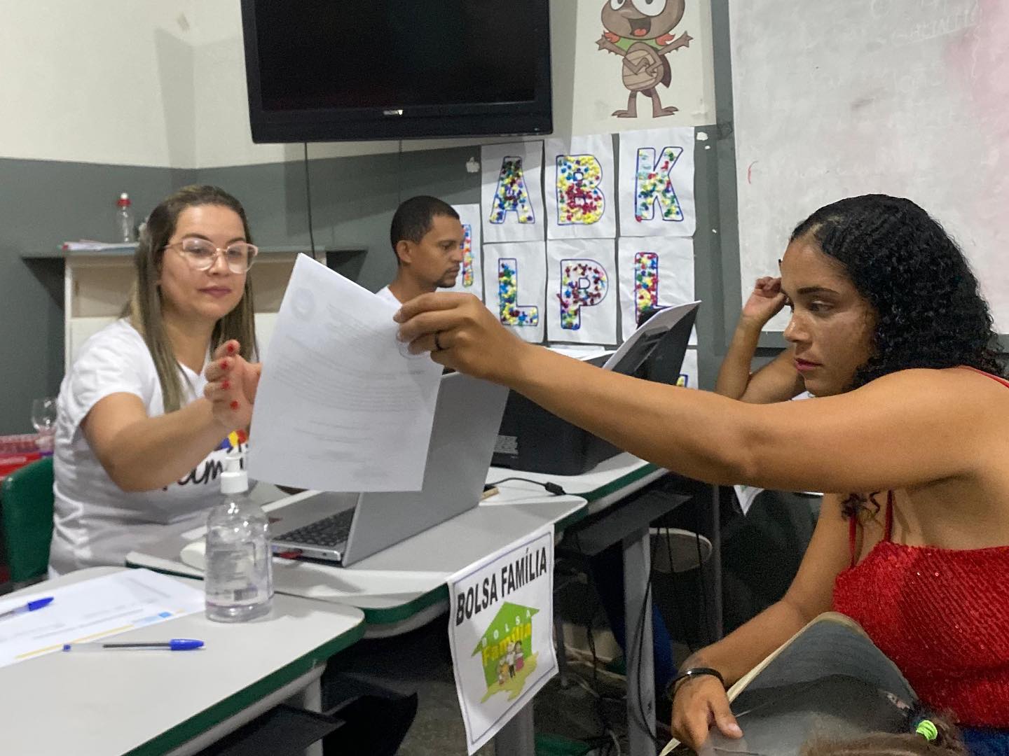 João Dourado em Ação: Prefeitura Leva Serviços Essenciais a Riacho, Reforçando Compromisso Comunitário