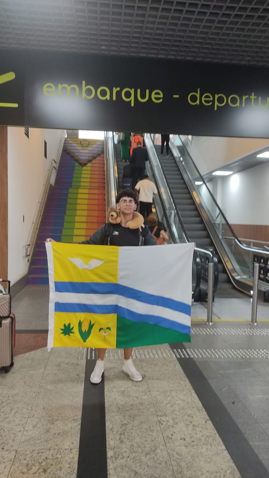 Jovem de São Gabriel Brilha em Competição Internacional de Matemática na Tailândia